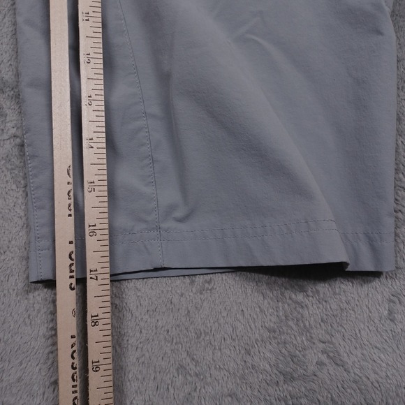 Mountain Hardwear Shorts WOmens 10 Gray Pockets Outdoor Activewear Casual - Picture 8 of 8